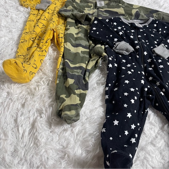 Gerber baby brand | 0-3 M baby boy footies bundle - Picture 6 of 9